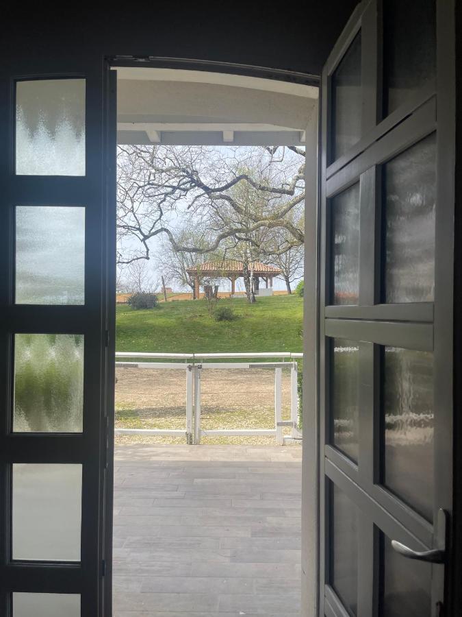 Domaine Des Peyries - Chambres Et Table D'Hotes Saint-Barthelemy-d'Agenais Ngoại thất bức ảnh