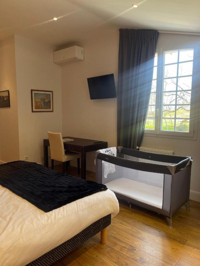 Domaine Des Peyries - Chambres Et Table D'Hotes Saint-Barthelemy-d'Agenais Ngoại thất bức ảnh