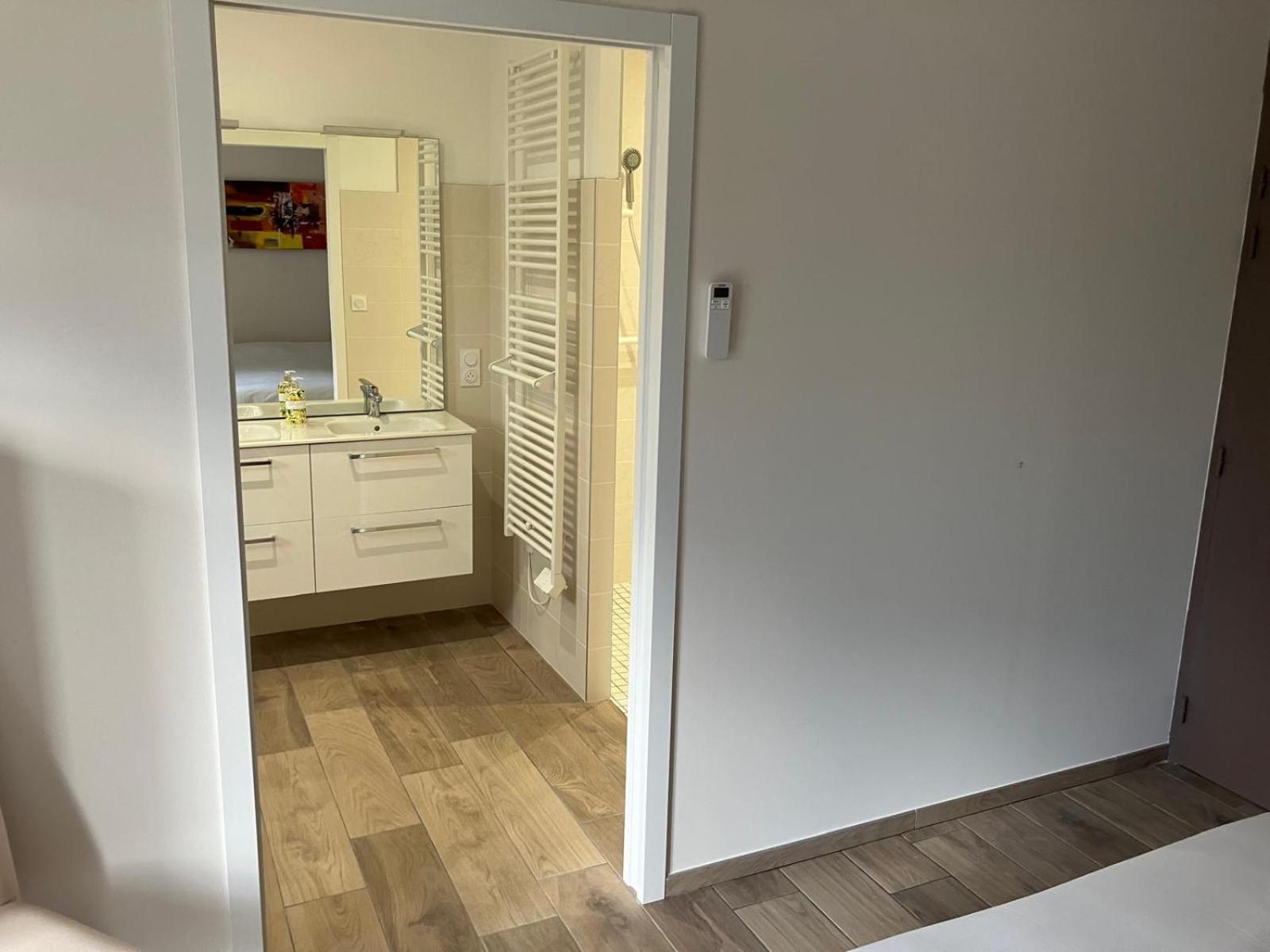 Domaine Des Peyries - Chambres Et Table D'Hotes Saint-Barthelemy-d'Agenais Ngoại thất bức ảnh