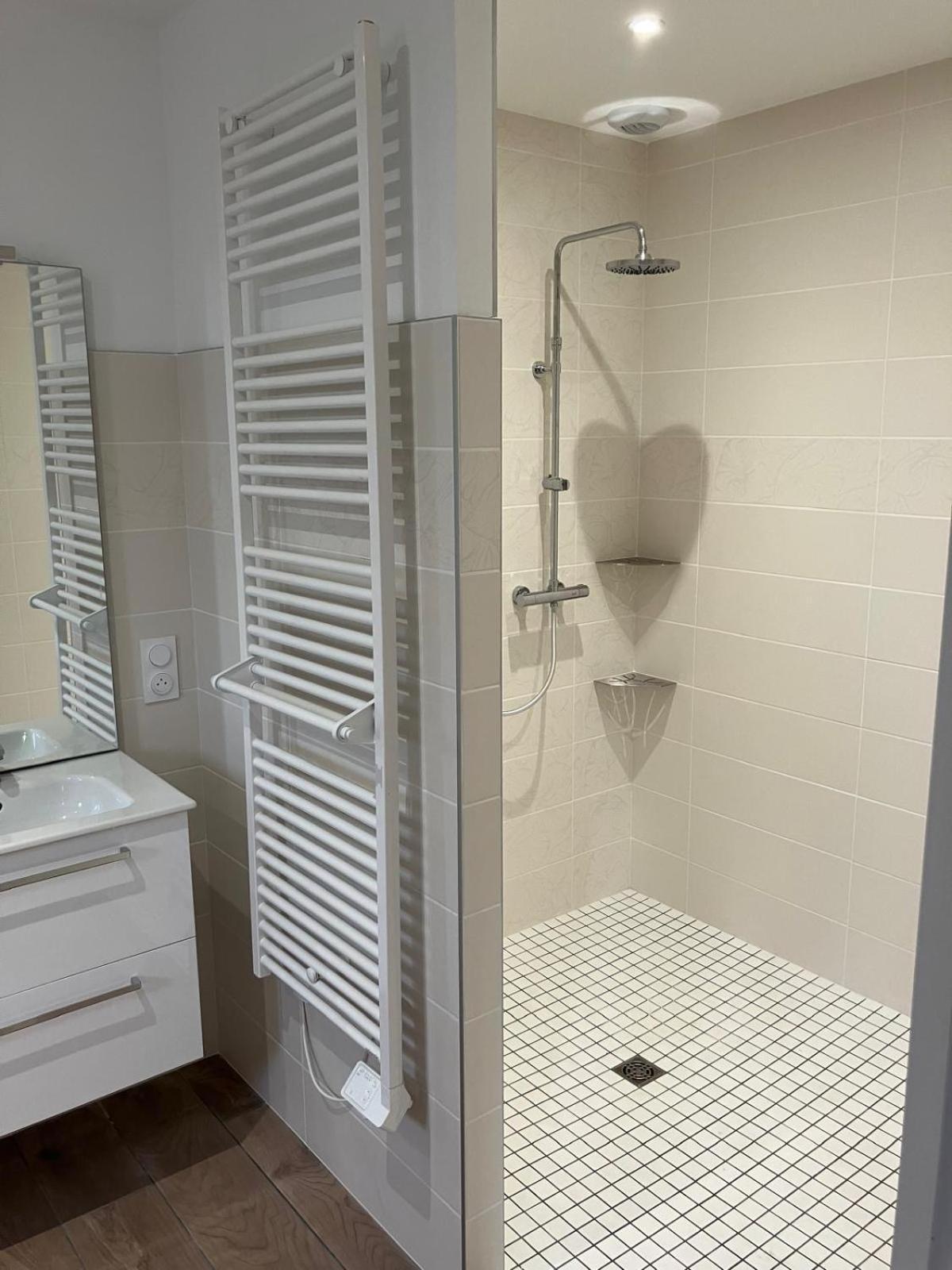 Domaine Des Peyries - Chambres Et Table D'Hotes Saint-Barthelemy-d'Agenais Ngoại thất bức ảnh